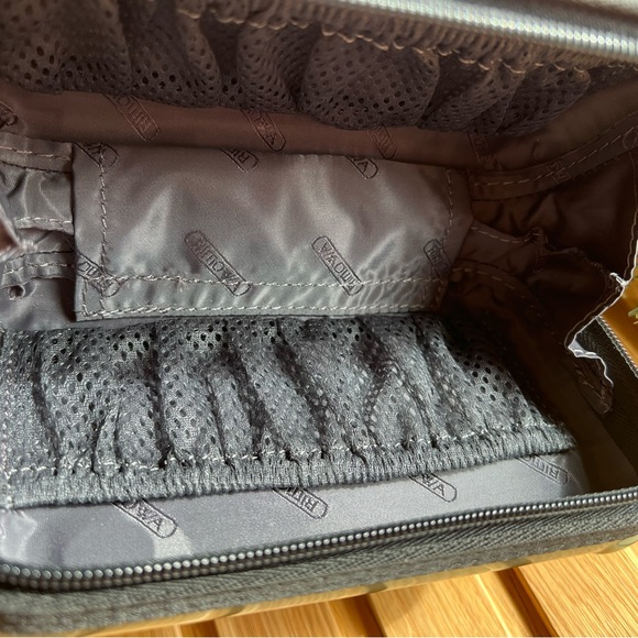 💚 RIMOWA💚 Mint Pearly Mini Travel Case - Picture 10 of 10